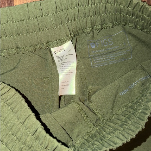 FIGS Olive Green Scrub Jogger with Pink Drawstring - Picture 2 of 4